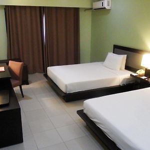 Tanza Oasis Hotel And Resort